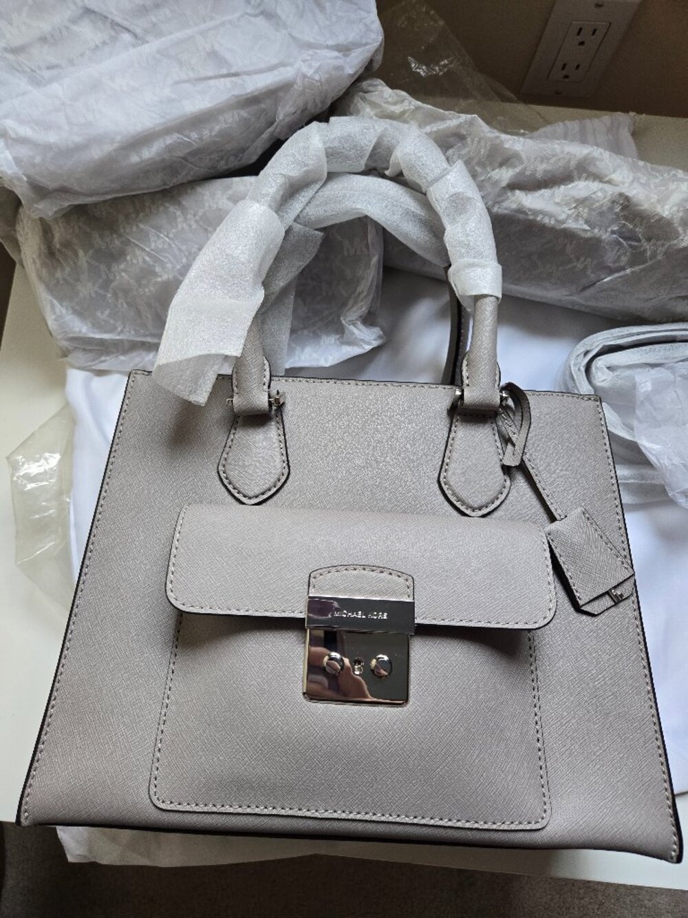 Michael Michael Kors bridgette pearl Grey md ew tote leather bag